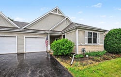 2559 Oak Park Court, Crest Hill, IL 60403