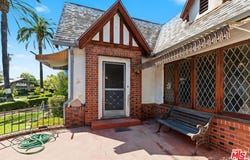 61 W State St, Pasadena, CA 91105