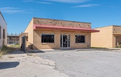 114 S TEEL DR, Devine, TX 78016-2937