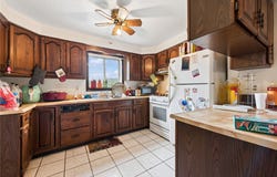 571 3rd St, Pitcairn, PA 15140