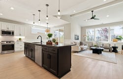 449 SW 15th Ave, Canby, OR 97013