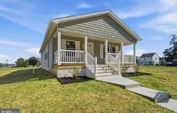 38 MARKET LANE, MARCUS HOOK, PA 19061