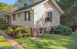 41 Raleigh Drive, Kilmarnock, VA 22482