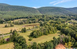 471(4) Undermountain Road, Salisbury, CT 06068