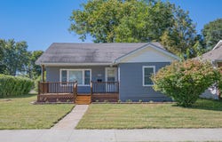 927 S 4th St, Moberly, MO 65270