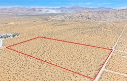 1 Los Padres, Apple Valley, CA 92307