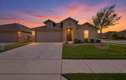 633 Captree Lane, Fort Worth, TX 76131