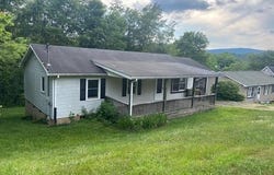 121 MOUNTAIN VIEW TER, HOT SPRINGS, VA 24445