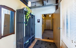 35 Railroad Row, Hartford, VT 05001