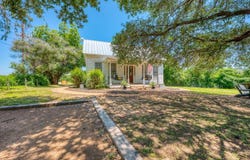 700 Bayley, Llano, TX 78643