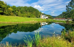 8079 Wayside Creamery Rd, Alderson, WV 24910