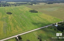01 Gardner Road, Elberta, AL 36530