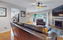 12 Algonquin Trail, Indian Head Park, IL 60525