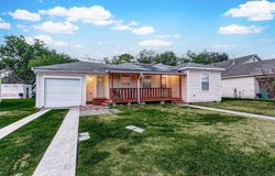 913 Maple Avenue, Pasadena, TX 77506