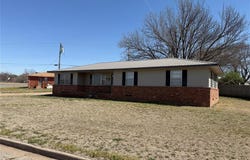 826 Hillcrest Drive, Watonga, OK 73772