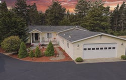 621 GLENBROOK Cir, Florence, OR 97439