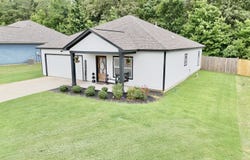 70 Thaxton Hills Dr., Thaxton, MS 38871