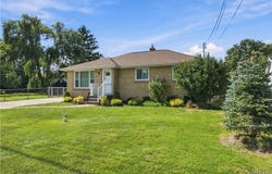 282 Iroquois Avenue, Lancaster, NY 14086