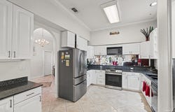 3208 Silverleaf Dr, Pensacola, FL 32504