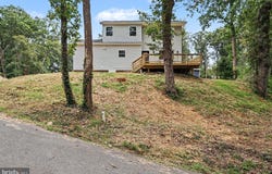 3179 OAKMONT Avenue, TRIANGLE, VA 22172