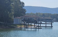 104 Deer Walk Trl, Huddleston, VA 24104
