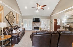 1305 Oakbrook Dr, PARIS, TN 38242
