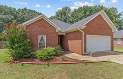 110 Frankfort Dr., Dothan, AL 36305