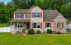 4017 Crest View Drive, Stroudsburg, PA 18360