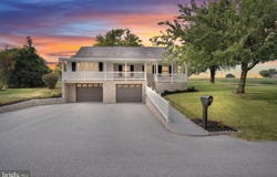275 MANOR RD, RED LION, PA 17356