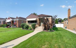 9628 S Utica Avenue, Evergreen Park, IL 60805