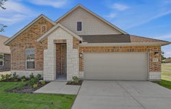 901 Silverleaf Drive, Ennis, TX 75119