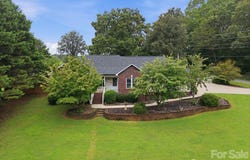 359 Huffstetler Lake Road, Dallas, NC 28034