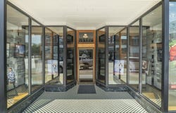 121 E Bremer Avenue, Waverly, IA 50677