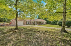 372 Bear Hollow Trl, New Castle, VA 24127