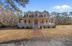 33 Neuse Winds Drive, Oriental, NC 28571