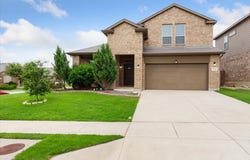 1713 Falling Star Drive, Fort Worth, TX 76052