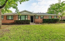 600 Circleview Drive N, Hurst, TX 76054