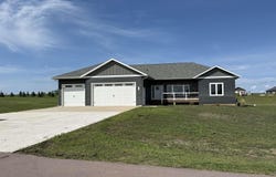 104 Caleb Ct, Parker, SD 57053