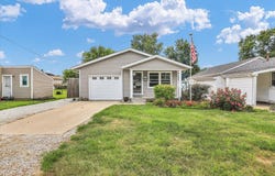 605 E Barker Street, Tuscola, IL 61953