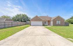 100 Longleaf Drive, Broussard, LA 70518