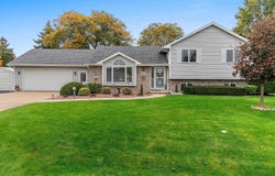 N9653 GINA Drive, APPLETON, WI 54915