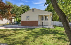 208 CEDAR Avenue W, OAKLYN, NJ 08107