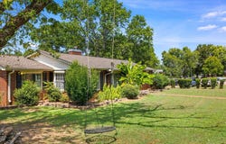 2301 McBurney Dr, Florence, AL 35630