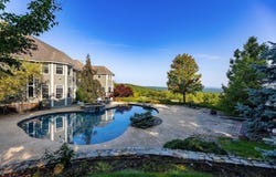 6 Crescent Drive, Bow, NH 03304