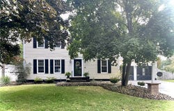 7350 Westgate Lane, Liverpool, NY 13090