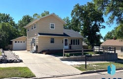 114 N Maple Ave, Pierre, SD 57501