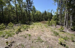Merritt Drive, Orono, ME 04473