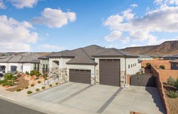 1949 N Mountain View Dr, Washington, UT 84780