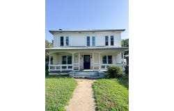 512 W Moore St, Henryetta, OK 74437