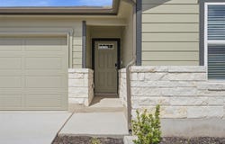 121 Honey Bee Rd, Jarrell, TX 76537
